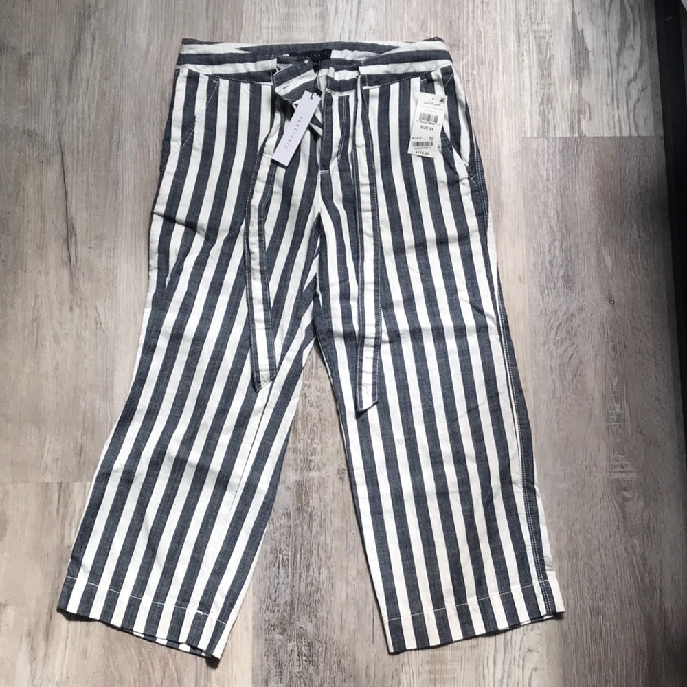Sanctuary Capri pants